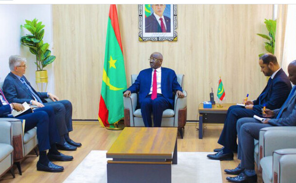 Le ministre des Affaires étrangères reçoit le Secrétaire général adjoint des Nations unies chargé des opérations de paix