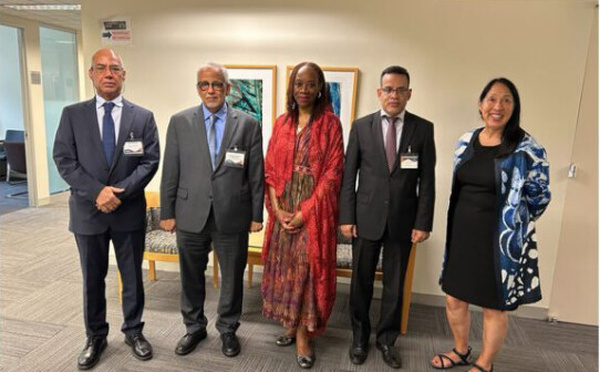 Le ministre des Affaires économiques s’entretient avec la directrice générale adjointe des opérations de l’Organisation internationale pour les migrations