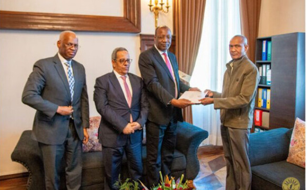 Le ministre de l’élevage remet un message du Président de la République au Président de Madagascar