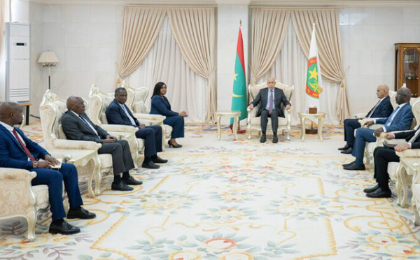 Le Président de la République reçoit une délégation de la République de Guinée-Bissau