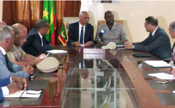 Le président de la CNDH visite plusieurs institutions et services essentiels à Dakhlet Nouadhibou