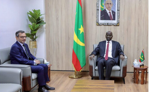 Le ministre des Affaires étrangères reçoit l’ambassadeur de France