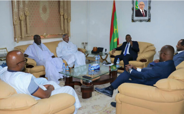 Le ministre délégué auprès du ministre de l’Intérieur discute avec l’Association des maires de Nouakchott des moyens de renforcer la propreté et d’améliorer l’apparence urbaine de la capitale