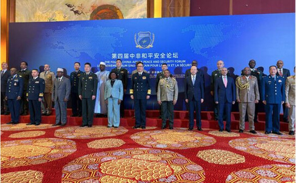 Le ministre de la Défense participe au Forum Chine-Afrique sur la paix et la sécurité et discute du renforcement de la coopération militaire