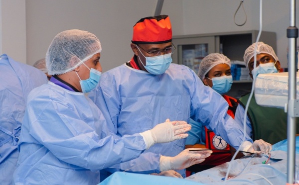 "Réparer les coeurs": L’expertise du Centre National de Cardiologie franchit les frontières avec une première médicale à Antananarivo